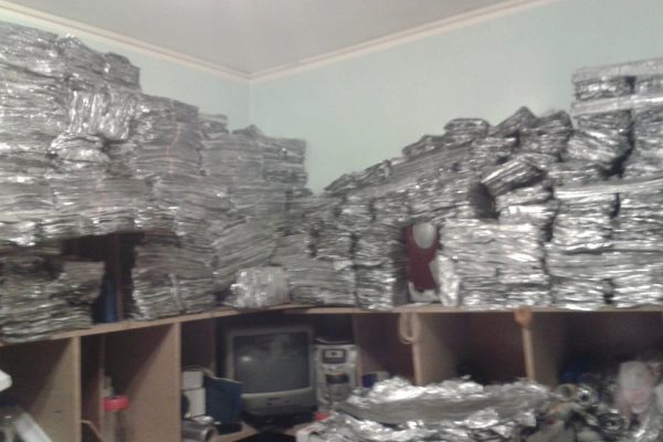Almacenamiento de papel de plata reciclado